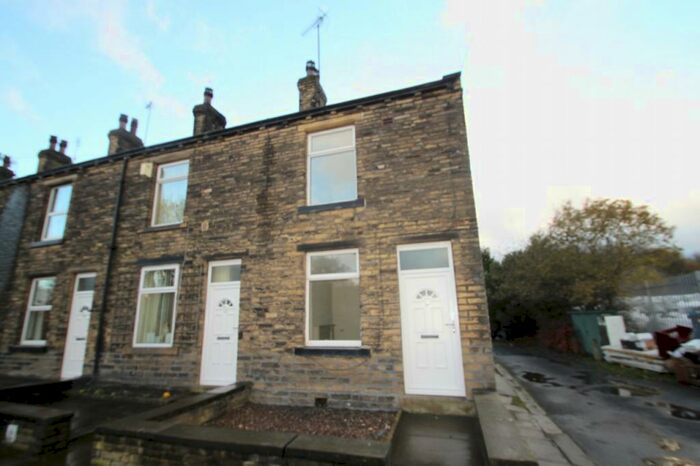 2 Bedroom End Of Terrace House To Rent In River Street Brighouse, HD6