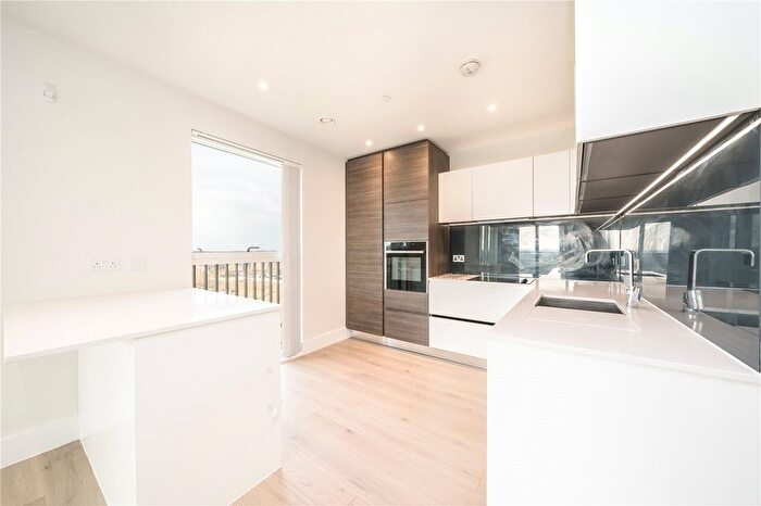 2 Bedroom Flat To Rent In Kidbrooke Park Road, Kidbrooke Village, London, SE3