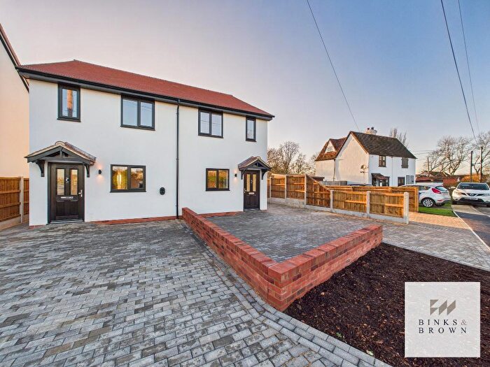 2 Bedroom Semi-Detached House For Sale In Rookery Hill, Corringham, Essex, SS17
