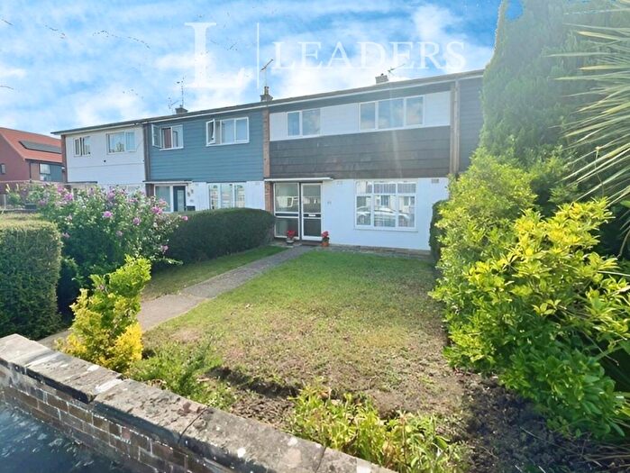 3 Bedroom Terraced House To Rent In Wiles Close, CB4