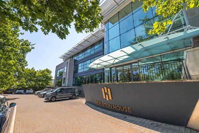 1 Bedroom Flat For Sale In Bath Road, Slough, SL1
