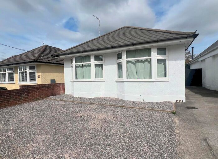 3 Bedroom Detached Bungalow To Rent In Downs Park Avenue, Eling, SO40