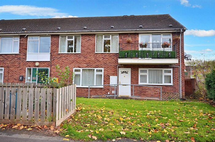 2 Bedroom Flat For Sale In Ivyhouse Drive, Barlaston, Stoke-On-Trent, ST12