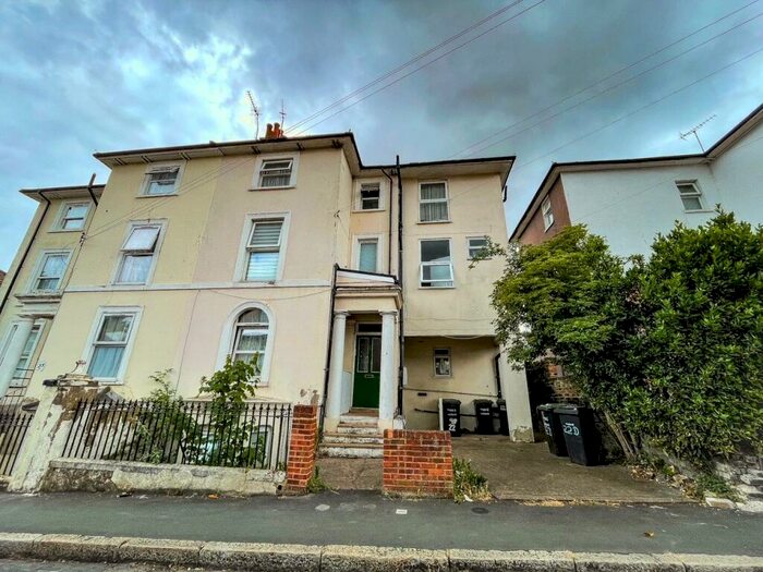 1 Bedroom Flat To Rent In Albion Road, Gravesend, Kent, DA12