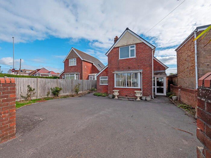 2 Bedroom Chalet For Sale In Lanehouse Rocks Road, Weymouth, DT4