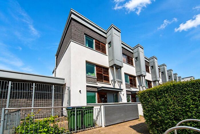 4 Bedroom End Of Terrace House For Sale In Paget Street, Southampton, Hampshire, SO14