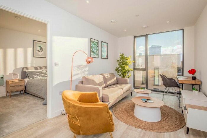 1 Bedroom Flat To Rent In Queen Street, Salford, M3