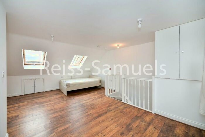 6 Bedroom Town House To Rent In Ambassador Square, London, E14