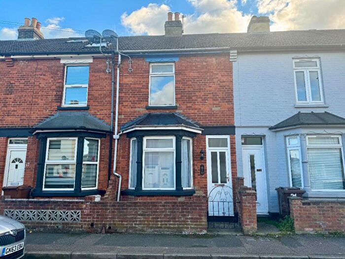 3 Bedroom Terraced House For Sale In Milton Road, Gillingham, Kent, ME7