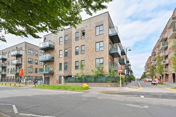 1 Bedroom Flat To Rent In South Oxhey, Bushey, South Oxhey, WD19