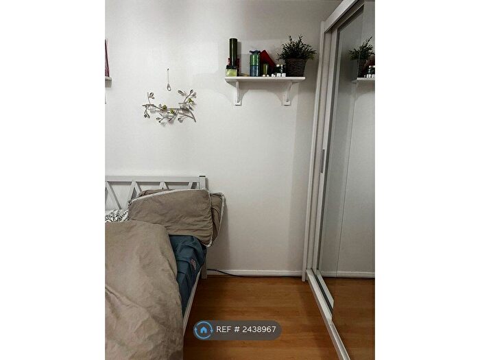 1 Bedroom Flat To Rent In Hallywell Crescent, Beckton London, E6