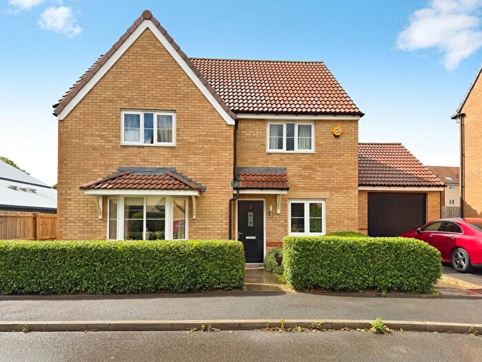 4 Bedroom Detached House For Sale In Coronel Close, Swindon, Wiltshire, SN3