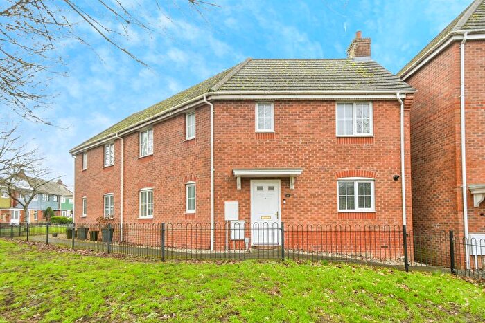 3 Bedroom Semi-Detached House For Sale In Endeavour Road, Swindon, SN3