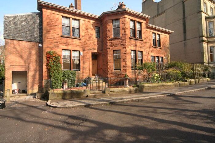 2 Bedroom Flat To Rent In Crown Terrace, Glasgow, G12