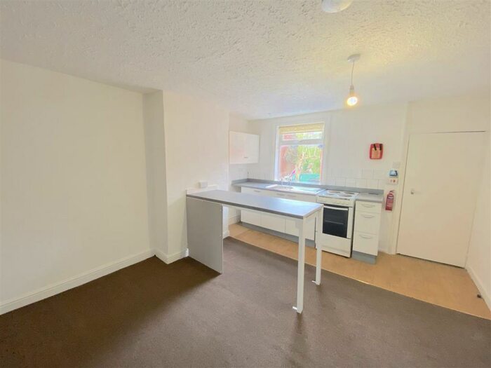 1 Bedroom Apartment To Rent In Station Street, Kirkby-In-Ashfield, Nottingham, NG17
