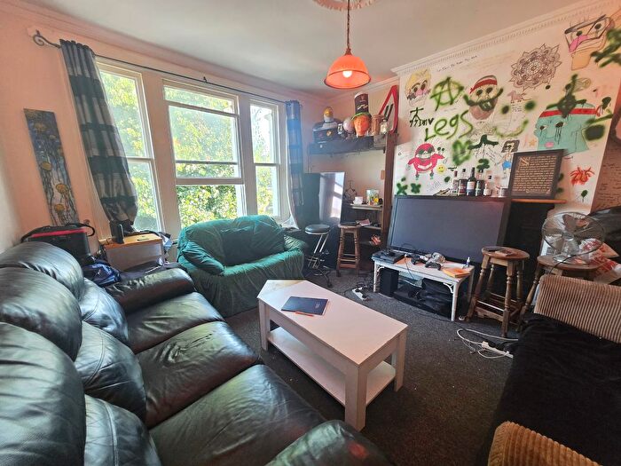 1 Bedroom Flat To Rent In Denmark Villas, Hove, BN3