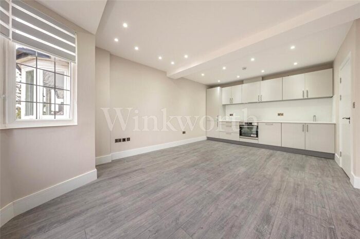3 Bedroom Apartment To Rent In Finchley Road, London, NW11