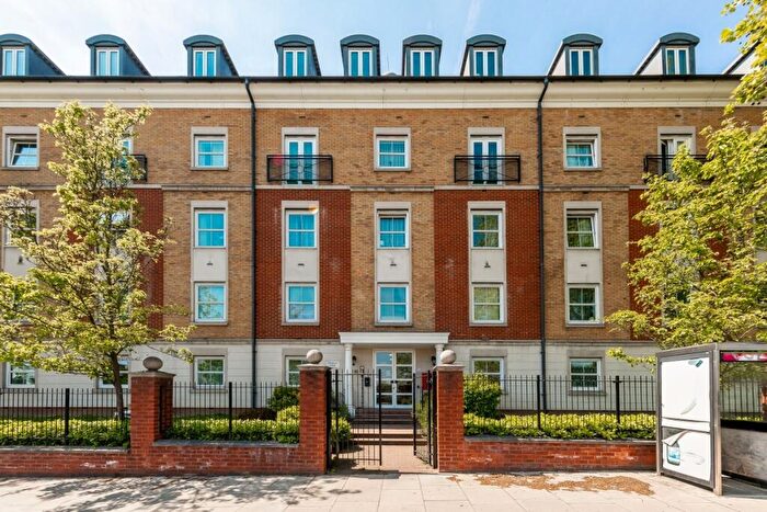 1 Bedroom Flat To Rent In High Road London, N12