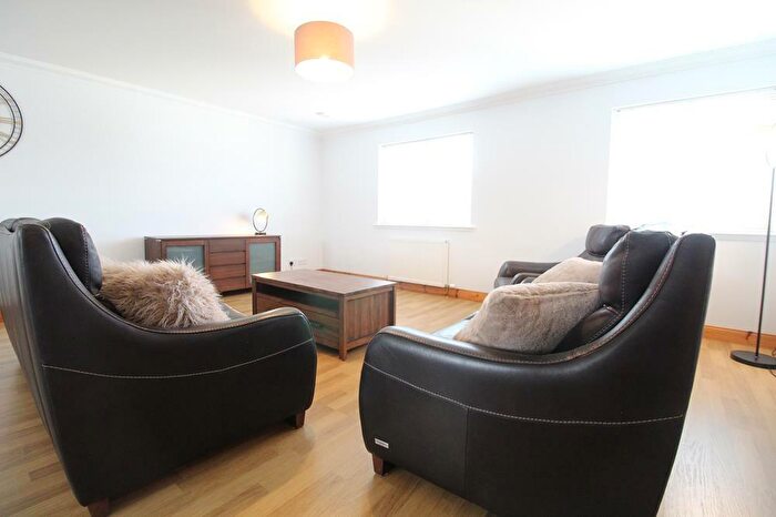 3 Bedroom Flat To Rent In John Street, First Floor, AB21