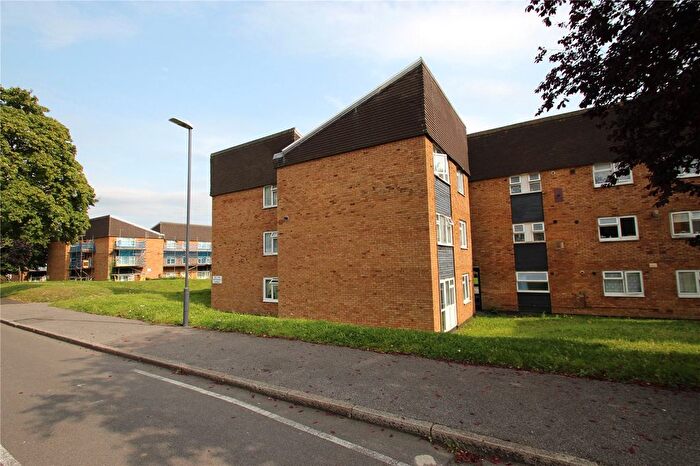 1 Bedroom Flat To Rent In Whitchurch Avenue, Edgware, Harrow, Middlesex, HA8