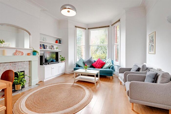 1 Bedroom Flat To Rent In Greencroft Gardens, South Hampstead, NW6