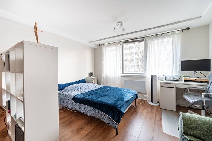 Studio To Rent In Great Western Road, Notting Hill, London, W11