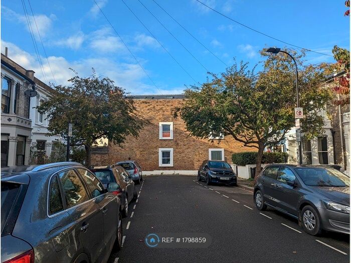 3 Bedroom Terraced House To Rent In Gransden Road, Shepards Bush, W12