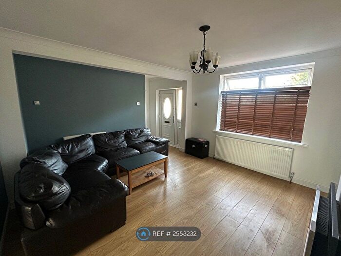 3 Bedroom Semi Detached House To Rent In Blackstock Road, Sheffield, S14