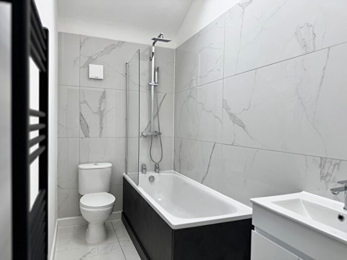 2 Bedroom Bungalow To Rent In Obelisk Close, Holbury, SO45