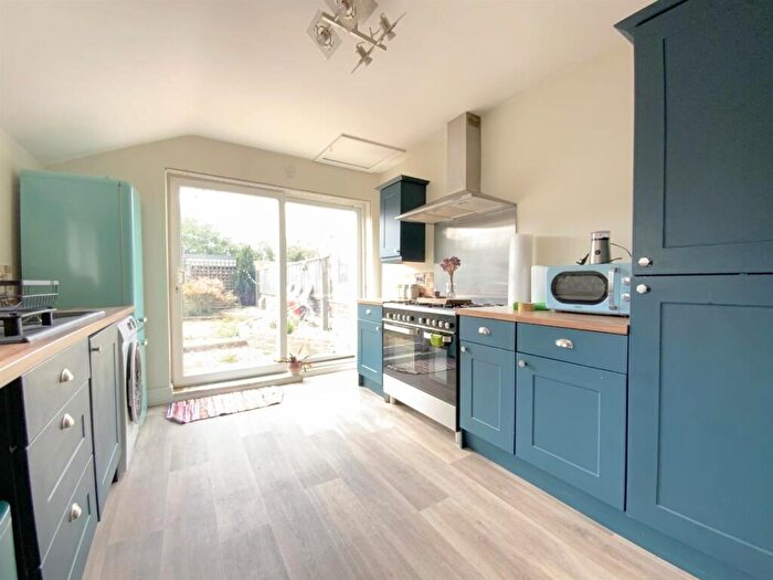 3 Bedroom Terraced House For Sale In Welholme Road, Grimsby, DN32