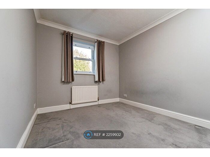 2 Bedroom Flat To Rent In Devonshire Avenue, Sutton, SM2
