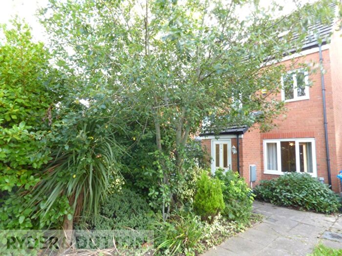3 Bedroom Semi-Detached House To Rent In Sutherland Road, Heywood, Greater Manchester, OL10