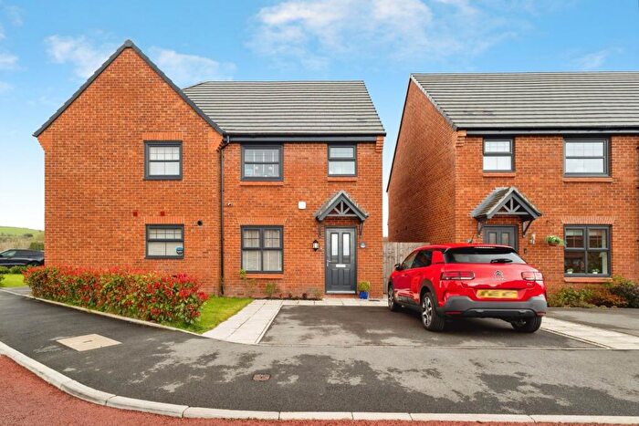 3 Bedroom Semi Detached House For Sale In Broadoak Lane, Ashton-under-Lyne, Greater Manchester, OL6