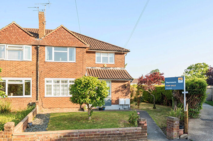 2 Bedroom Maisonette For Sale In Wilton Gardens, West Molesey, KT8