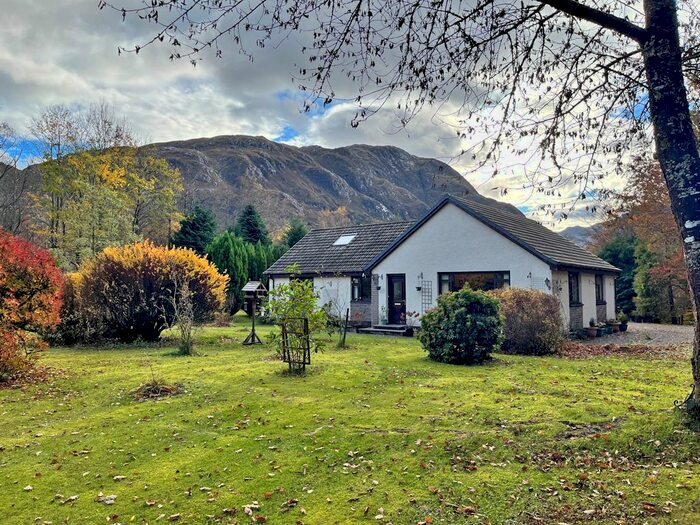 5 Bedroom Detached House For Sale In Glenfinnan, PH37