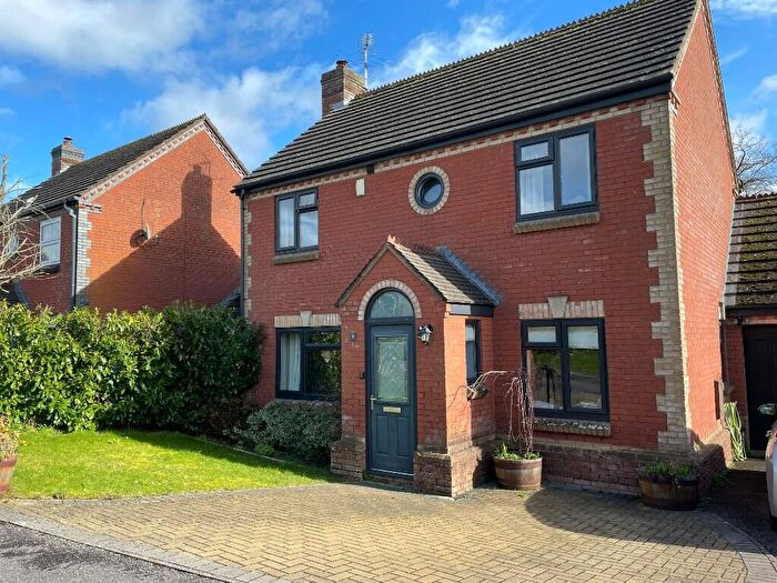 4 Bedroom Detached House To Rent In Willis Close, Chippenham, Wiltshire, SN15