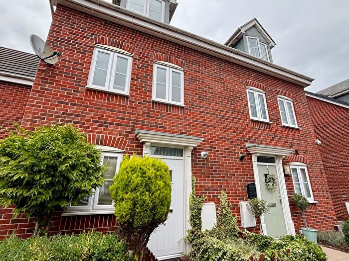 4 Bedroom Semi-Detached House To Rent In Saw Mill Way, Burton-On-Trent, DE14