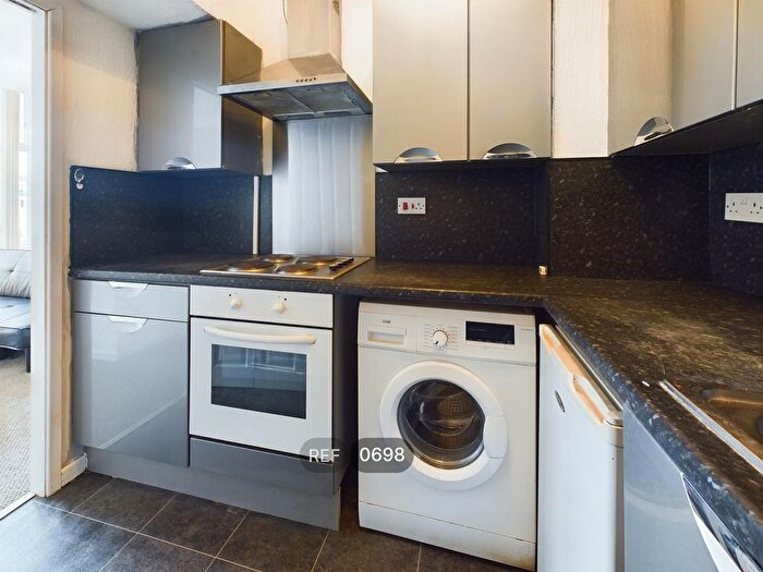 1 Bedroom Flat To Rent In Carlton House, Anlaby Road, HU3