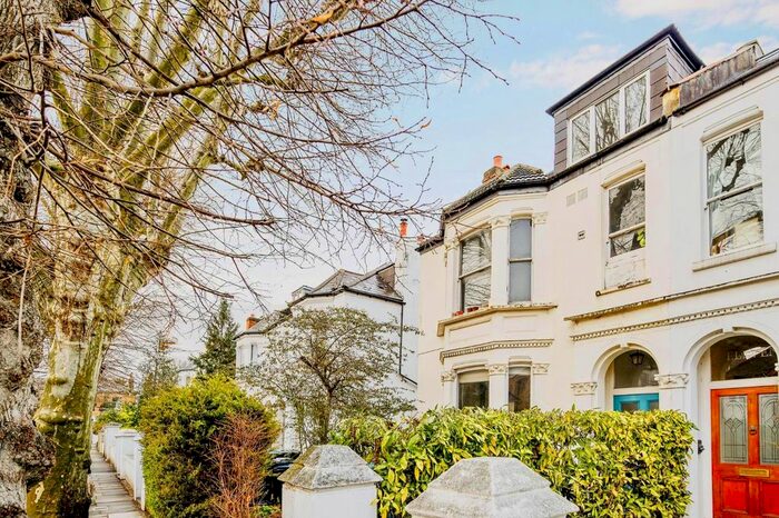 2 Bedroom Property To Rent In Avenue Gardens, London, W3