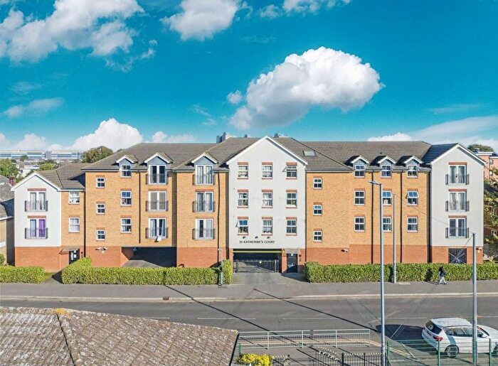2 Bedroom Flat To Rent In St. Katherines Court, Calcutta Road, Tilbury, RM18