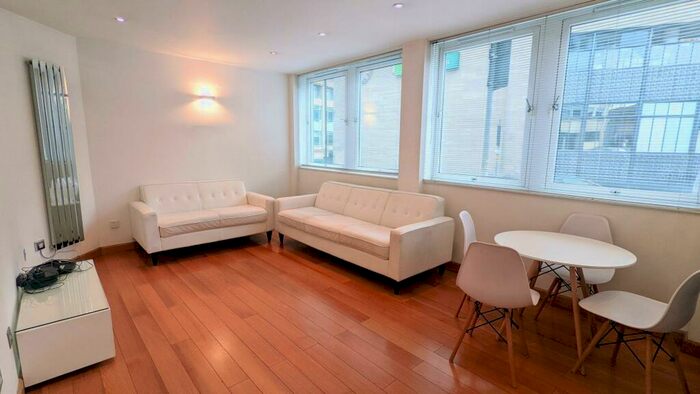 2 Bedroom Flat To Rent In Richmond Heights, Clifton, Bristol, BS8