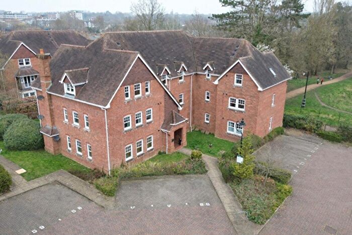 2 Bedroom Flat For Sale In Campbell Fields, Aldershot, GU11