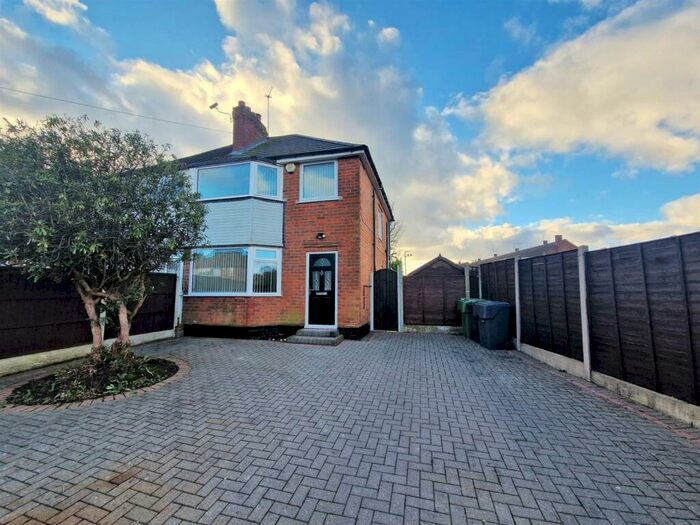 3 Bedroom Semi-Detached House To Rent In Beverley Road, Rubery, B45