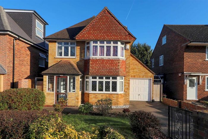 3 Bedroom Detached House To Rent In Long Lane, Hillingdon, UB10