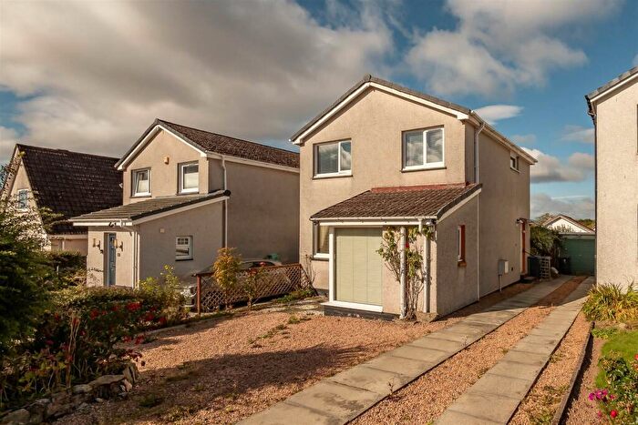 3 Bedroom Detached House For Sale In Cedar Place, Perth, PH1