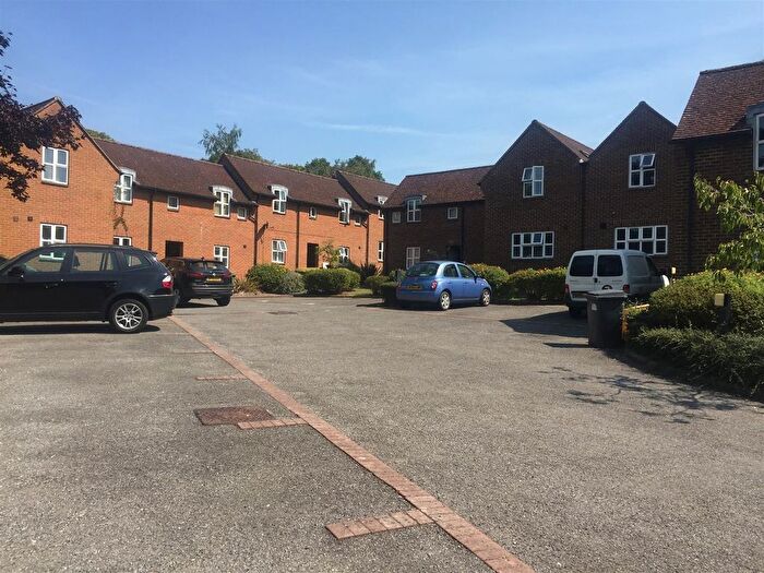 1 Bedroom Flat To Rent In Oxford Road, Donnington, Newbury, RG14