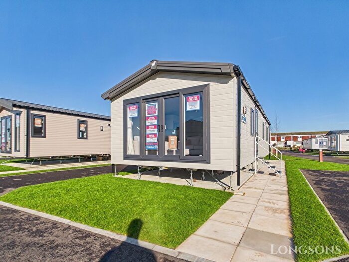 2 Bedroom Park Home For Sale In Faversham Road, Seasalter, Whitstable, CT5