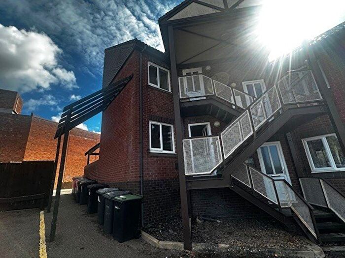 1 Bedroom Flat To Rent In Hillside Terrace, Meadow Road, Kettering, NN16