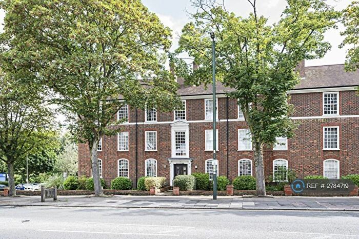 3 Bedroom Flat To Rent In Montrose Court, London, NW11