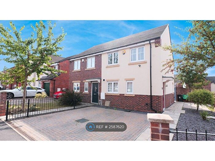 3 Bedroom Semi-Detached House To Rent In Eleanor Way, Dudley, DY1